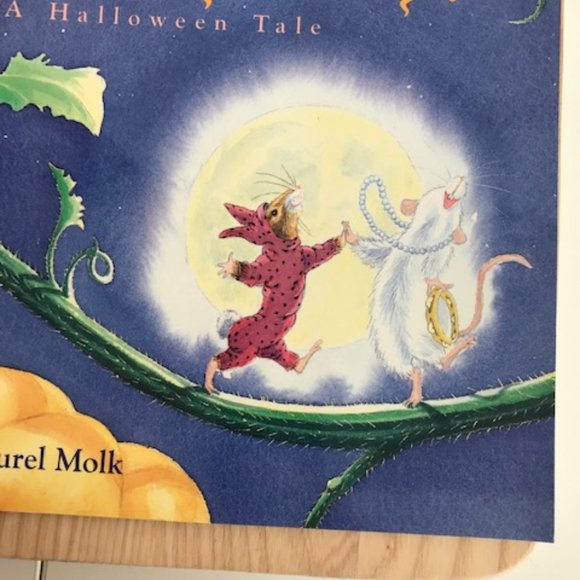 Beneath the Ghost Moon A Halloween Tale by Jane Yolen ~ kids book ~ NEW - Picture 4 of 10